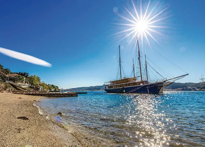 Lovely In Διαμέρισμα Supetarska Draga